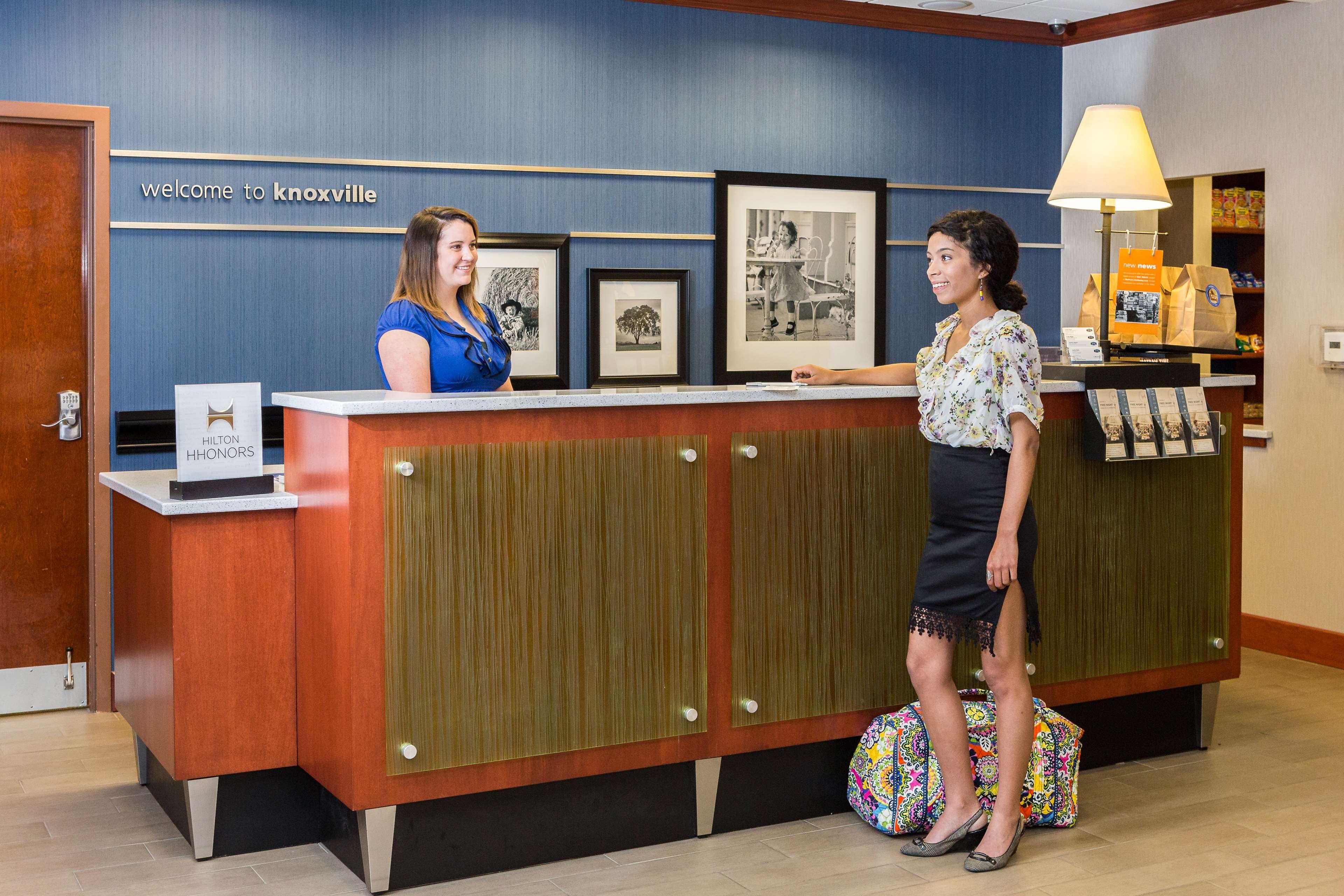 Hampton Inn & Suites Knoxville-Downtown Exterior foto