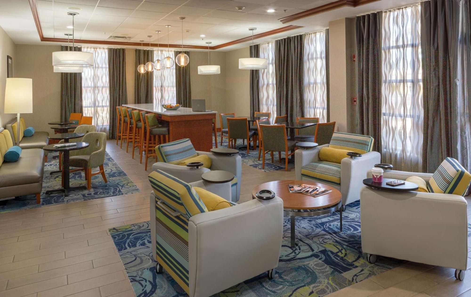 Hampton Inn & Suites Knoxville-Downtown Exterior foto